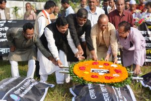 SNF Leaders paid homage to them at Jurain Graveyard
